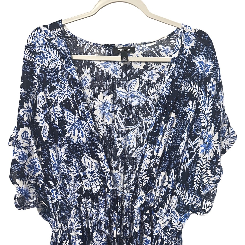 Torrid Cinch Waist Kimono Blue White Floral Plus Size 1/2 Crinkle Gauze Flowy - Picture 2 of 8